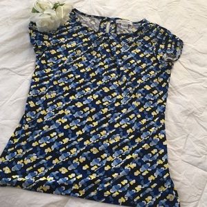 Vibrant short sleeve round neck blouse